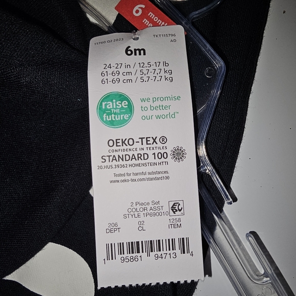 Carter's Baby Skeleton Sleep and Play Footsie & Hat Size 6 Months NWT - Picture 5 of 5